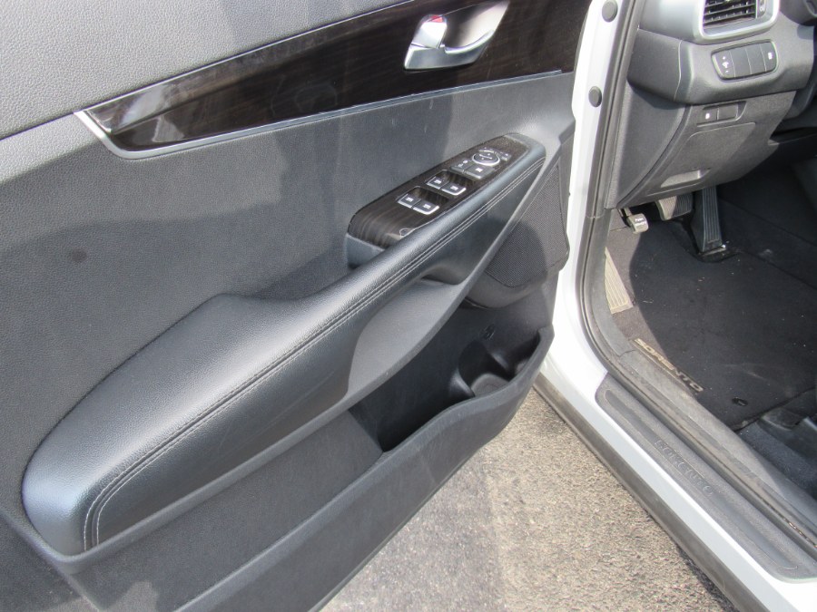 Used Kia Sorento LX V6 AWD 2020 | NJ Used Cars Center. Irvington, New Jersey Used Kia Sorento LX V6 AWD 2020 | NJ Used Cars Center. Irvington, New Jersey