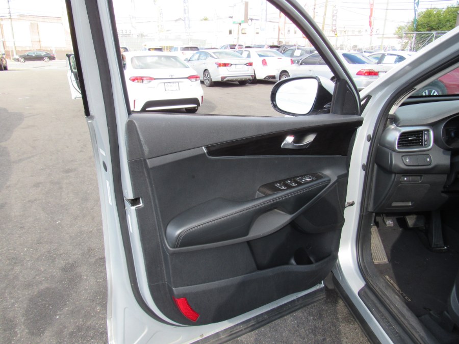 Used Kia Sorento LX V6 AWD 2020 | NJ Used Cars Center. Irvington, New Jersey Used Kia Sorento LX V6 AWD 2020 | NJ Used Cars Center. Irvington, New Jersey