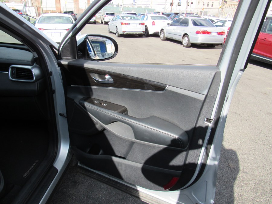 Used Kia Sorento LX V6 AWD 2020 | NJ Used Cars Center. Irvington, New Jersey Used Kia Sorento LX V6 AWD 2020 | NJ Used Cars Center. Irvington, New Jersey