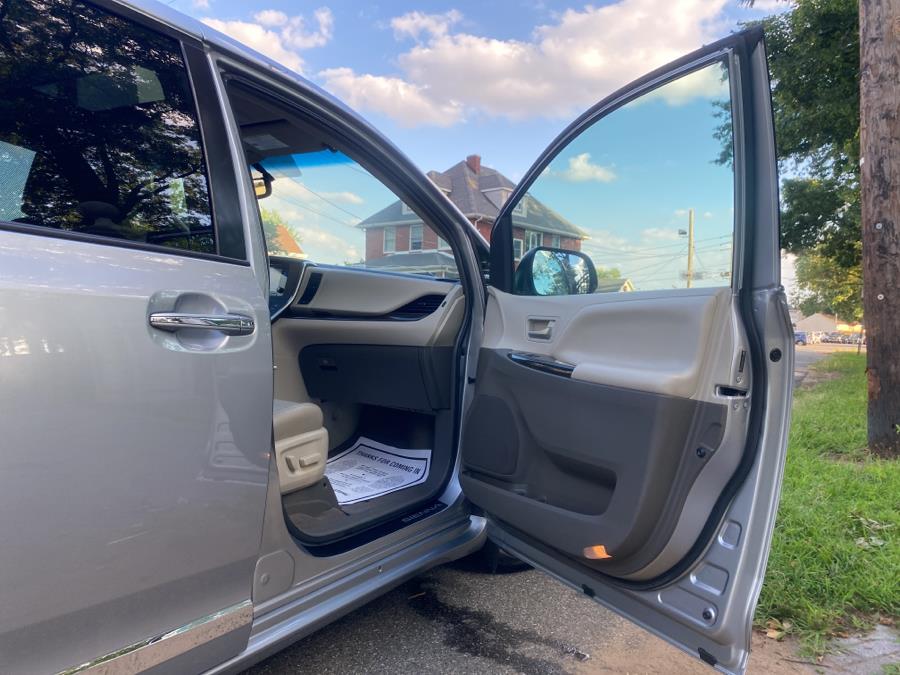 Used Toyota Sienna 5dr 8-Pass Van XLE FWD (Natl) 2015 | Daytona Auto Sales. Little Ferry, New Jersey Used Toyota Sienna 5dr 8-Pass Van XLE FWD (Natl) 2015 | Daytona Auto Sales. Little Ferry, New Jersey
