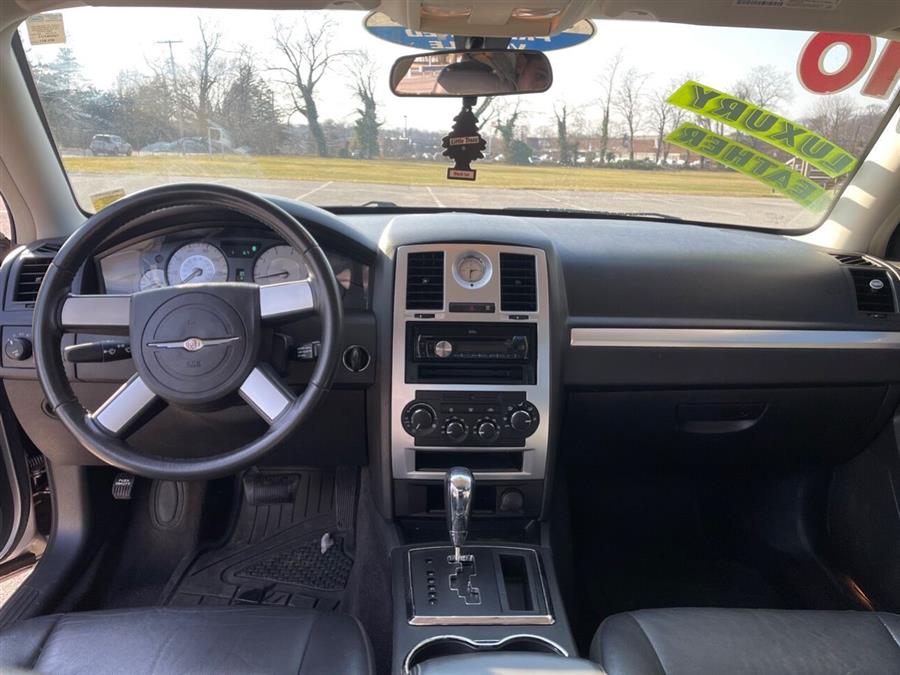 2010 Chrysler 300 Touring 4dr Sedan, available for sale in Roslyn Heights, New York | Mekawy Auto Sales Inc. Roslyn Heights, New York 2010 Chrysler 300 Touring 4dr Sedan, available for sale in Roslyn Heights, New York | Mekawy Auto Sales Inc. Roslyn Heights, New York