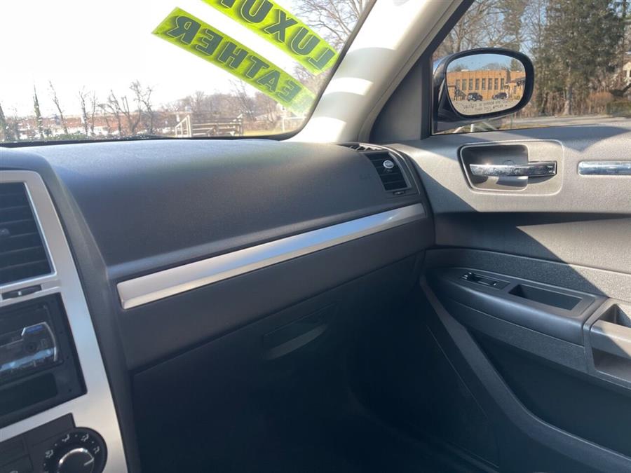 2010 Chrysler 300 Touring 4dr Sedan, available for sale in Roslyn Heights, New York | Mekawy Auto Sales Inc. Roslyn Heights, New York 2010 Chrysler 300 Touring 4dr Sedan, available for sale in Roslyn Heights, New York | Mekawy Auto Sales Inc. Roslyn Heights, New York