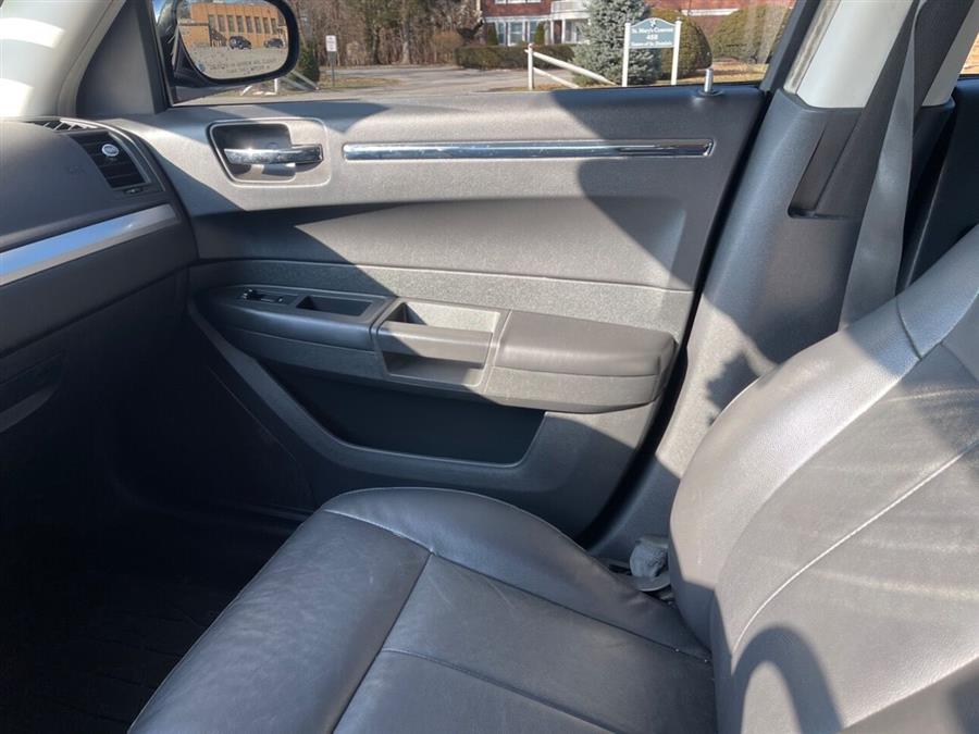 2010 Chrysler 300 Touring 4dr Sedan, available for sale in Roslyn Heights, New York | Mekawy Auto Sales Inc. Roslyn Heights, New York 2010 Chrysler 300 Touring 4dr Sedan, available for sale in Roslyn Heights, New York | Mekawy Auto Sales Inc. Roslyn Heights, New York