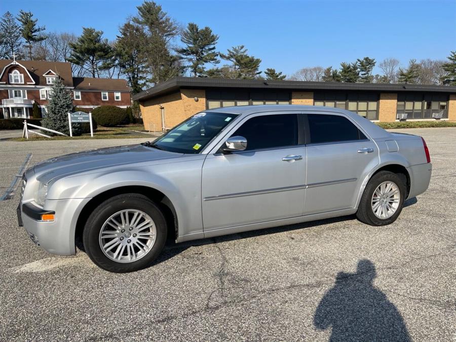 2010 Chrysler 300 Touring 4dr Sedan, available for sale in Roslyn Heights, New York | Mekawy Auto Sales Inc. Roslyn Heights, New York 2010 Chrysler 300 Touring 4dr Sedan, available for sale in Roslyn Heights, New York | Mekawy Auto Sales Inc. Roslyn Heights, New York