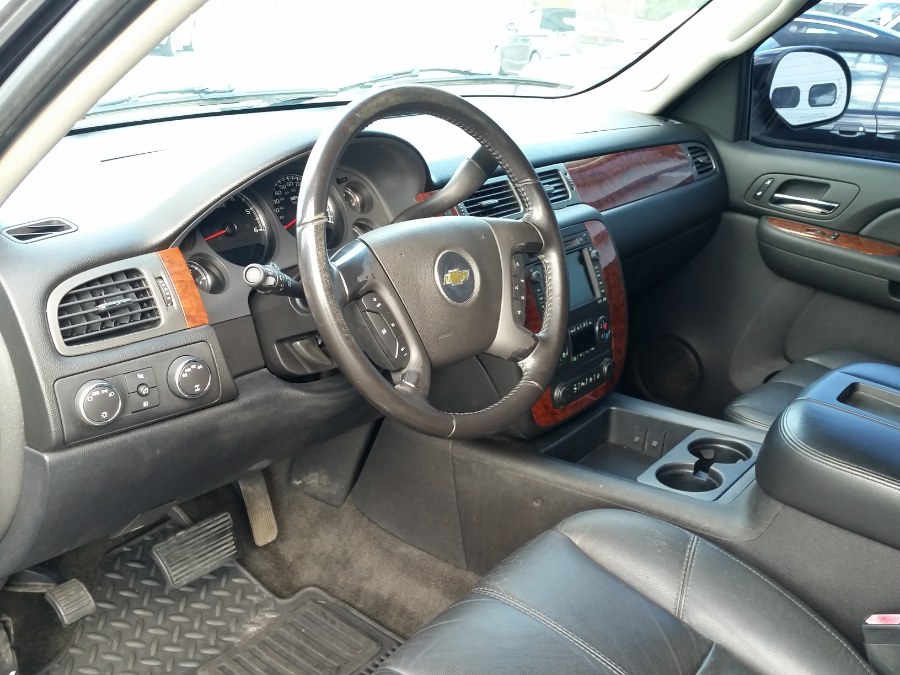 2007 Chevrolet Suburban 4WD 4dr 1500 LTZ, available for sale in Berlin, Connecticut | Action Automotive. Berlin, Connecticut 2007 Chevrolet Suburban 4WD 4dr 1500 LTZ, available for sale in Berlin, Connecticut | Action Automotive. Berlin, Connecticut