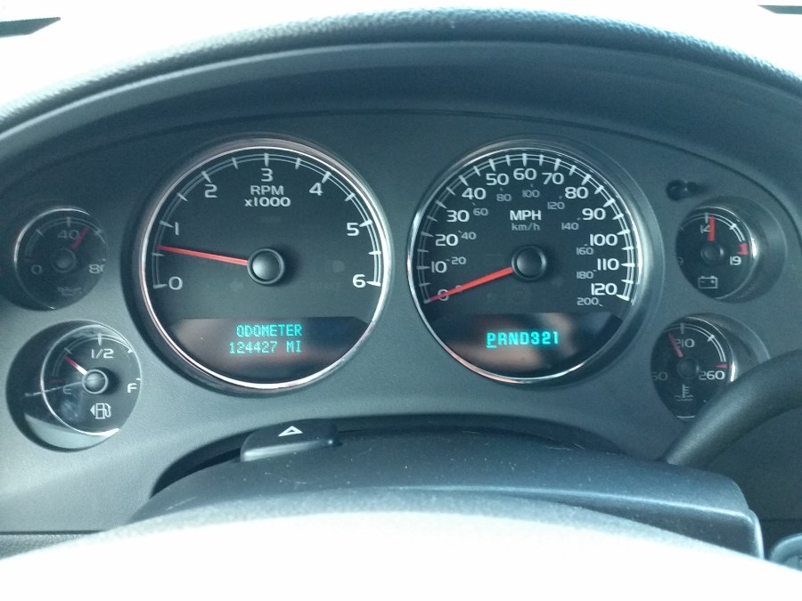 2007 Chevrolet Suburban 4WD 4dr 1500 LTZ, available for sale in Berlin, Connecticut | Action Automotive. Berlin, Connecticut 2007 Chevrolet Suburban 4WD 4dr 1500 LTZ, available for sale in Berlin, Connecticut | Action Automotive. Berlin, Connecticut