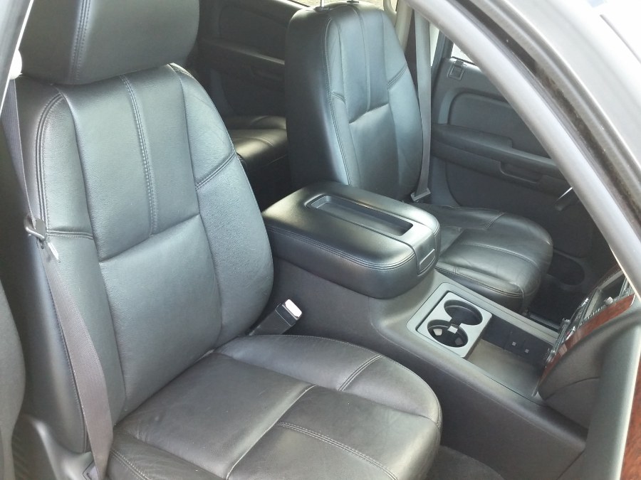 2007 Chevrolet Suburban 4WD 4dr 1500 LTZ, available for sale in Berlin, Connecticut | Action Automotive. Berlin, Connecticut 2007 Chevrolet Suburban 4WD 4dr 1500 LTZ, available for sale in Berlin, Connecticut | Action Automotive. Berlin, Connecticut