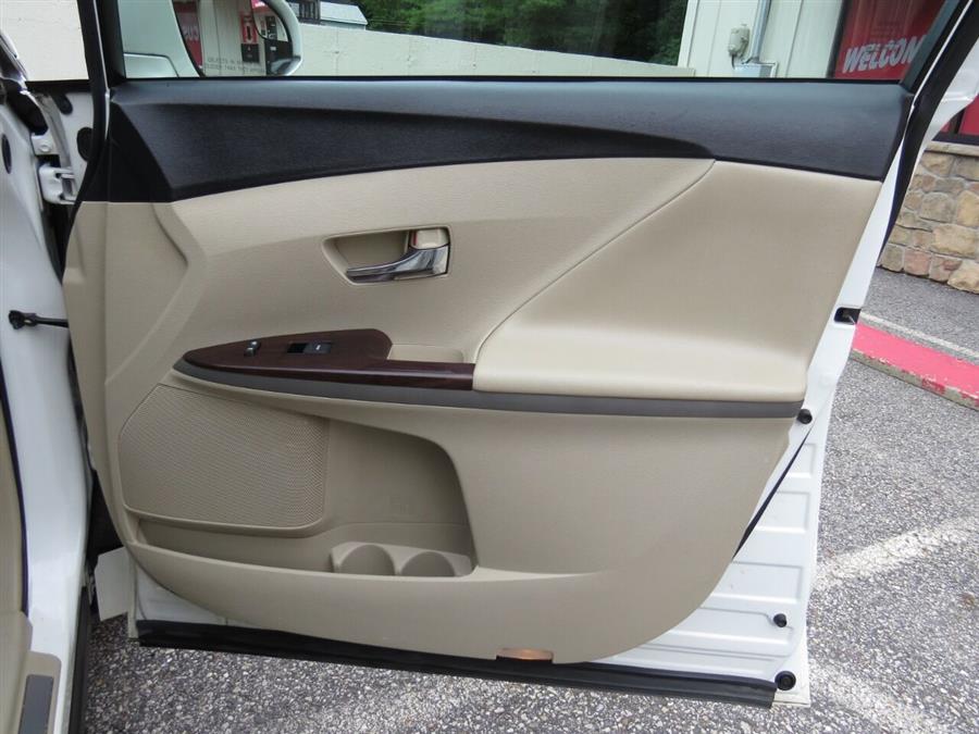 Used Toyota Venza LE AWD 4dr Crossover 2015 | Lake City Exports Inc. Auburn, Maine Used Toyota Venza LE AWD 4dr Crossover 2015 | Lake City Exports Inc. Auburn, Maine