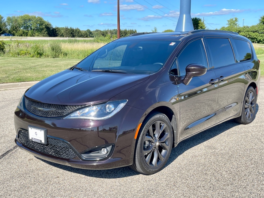 Used Chrysler Pacifica Touring Plus FWD 2018 | Geneva Motor Cars. Darien, Wisconsin Used Chrysler Pacifica Touring Plus FWD 2018 | Geneva Motor Cars. Darien, Wisconsin