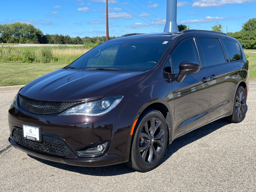 Used Chrysler Pacifica Touring Plus FWD 2018 | Geneva Motor Cars. Darien, Wisconsin Used Chrysler Pacifica Touring Plus FWD 2018 | Geneva Motor Cars. Darien, Wisconsin