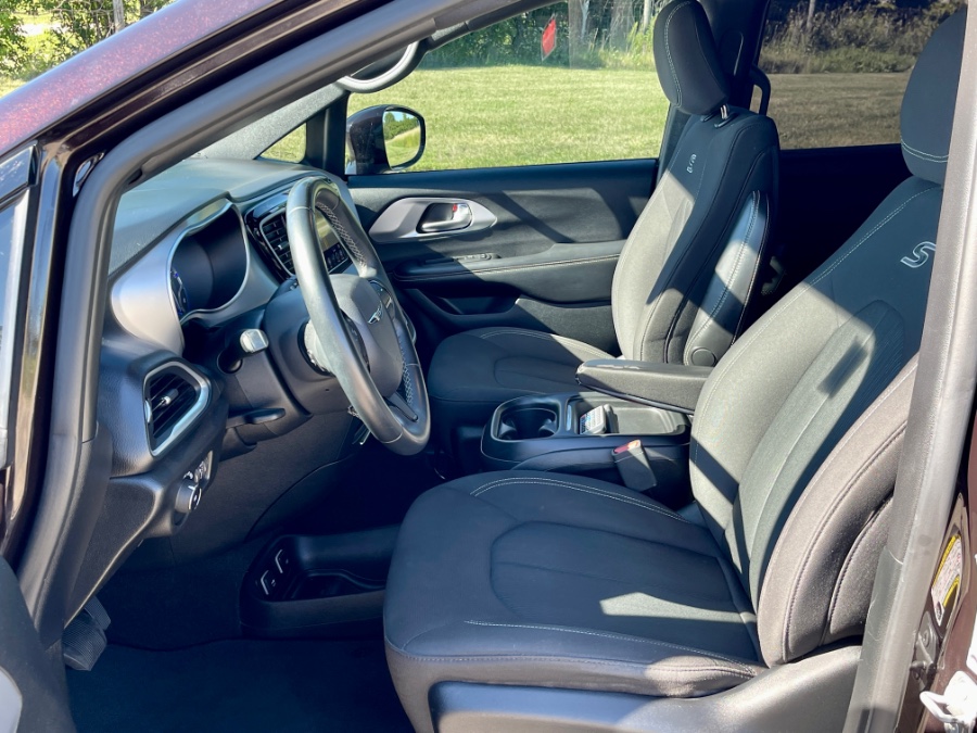 Used Chrysler Pacifica Touring Plus FWD 2018 | Geneva Motor Cars. Darien, Wisconsin Used Chrysler Pacifica Touring Plus FWD 2018 | Geneva Motor Cars. Darien, Wisconsin