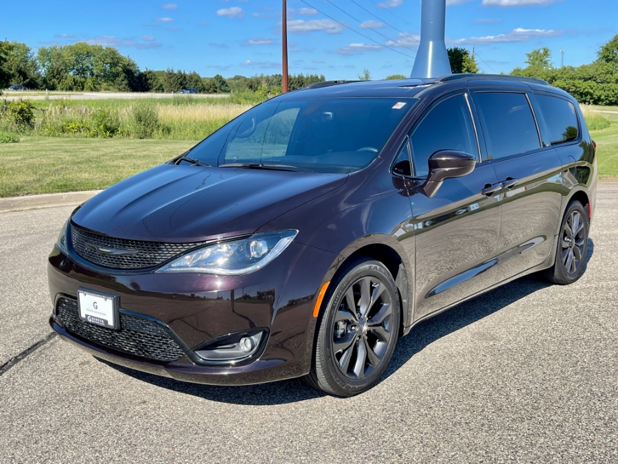 Used Chrysler Pacifica Touring Plus FWD 2018 | Geneva Motor Cars. Darien, Wisconsin Used Chrysler Pacifica Touring Plus FWD 2018 | Geneva Motor Cars. Darien, Wisconsin