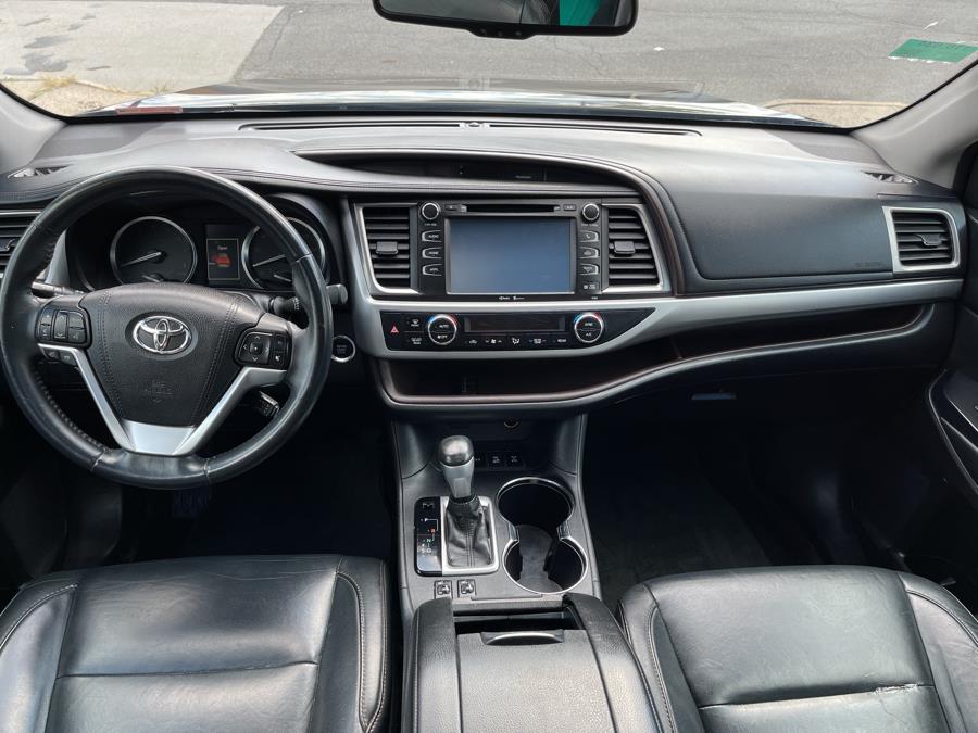Used Toyota Highlander AWD 4dr V6 XLE (Natl) 2015 | New York Motors Group Solutions LLC. Bronx, New York Used Toyota Highlander AWD 4dr V6 XLE (Natl) 2015 | New York Motors Group Solutions LLC. Bronx, New York