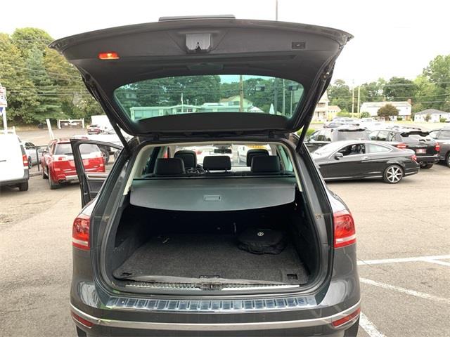 2016 Volkswagen Touareg VR6 FSI, available for sale in Stratford, Connecticut | Wiz Leasing Inc. Stratford, Connecticut 2016 Volkswagen Touareg VR6 FSI, available for sale in Stratford, Connecticut | Wiz Leasing Inc. Stratford, Connecticut