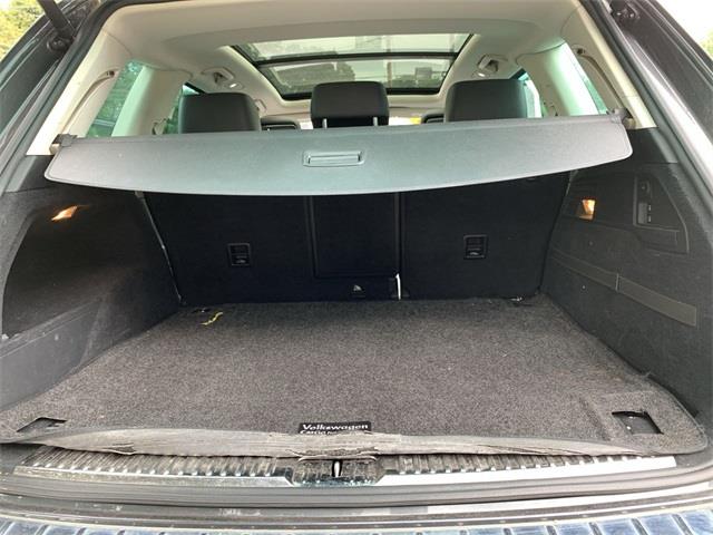 2016 Volkswagen Touareg VR6 FSI, available for sale in Stratford, Connecticut | Wiz Leasing Inc. Stratford, Connecticut 2016 Volkswagen Touareg VR6 FSI, available for sale in Stratford, Connecticut | Wiz Leasing Inc. Stratford, Connecticut