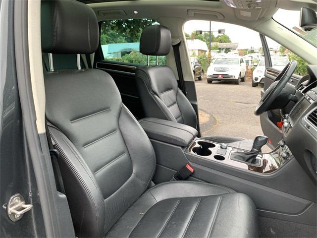 2016 Volkswagen Touareg VR6 FSI, available for sale in Stratford, Connecticut | Wiz Leasing Inc. Stratford, Connecticut 2016 Volkswagen Touareg VR6 FSI, available for sale in Stratford, Connecticut | Wiz Leasing Inc. Stratford, Connecticut