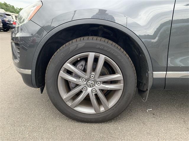 2016 Volkswagen Touareg VR6 FSI, available for sale in Stratford, Connecticut | Wiz Leasing Inc. Stratford, Connecticut 2016 Volkswagen Touareg VR6 FSI, available for sale in Stratford, Connecticut | Wiz Leasing Inc. Stratford, Connecticut