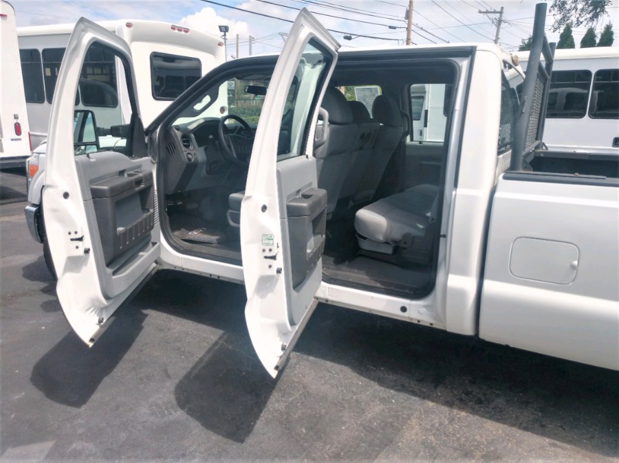 Used Ford Super Duty F-250 SRW CREW CAB LONG BED w LIFTGATE 2015 | Warwick Auto Sales Inc. COPIAGUE, New York Used Ford Super Duty F-250 SRW CREW CAB LONG BED w LIFTGATE 2015 | Warwick Auto Sales Inc. COPIAGUE, New York