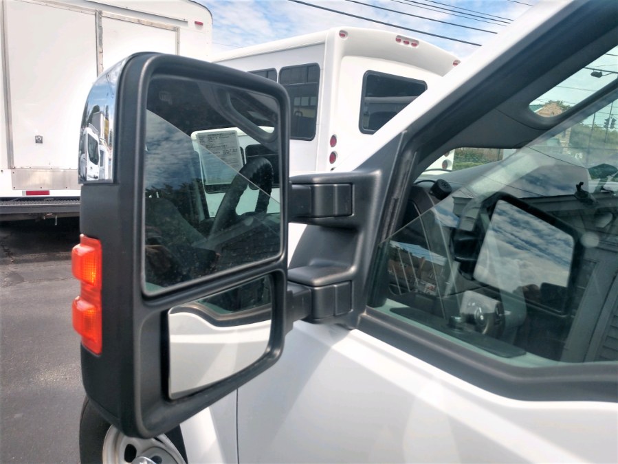 Used Ford Super Duty F-250 SRW CREW CAB LONG BED w LIFTGATE 2015 | Warwick Auto Sales Inc. COPIAGUE, New York Used Ford Super Duty F-250 SRW CREW CAB LONG BED w LIFTGATE 2015 | Warwick Auto Sales Inc. COPIAGUE, New York