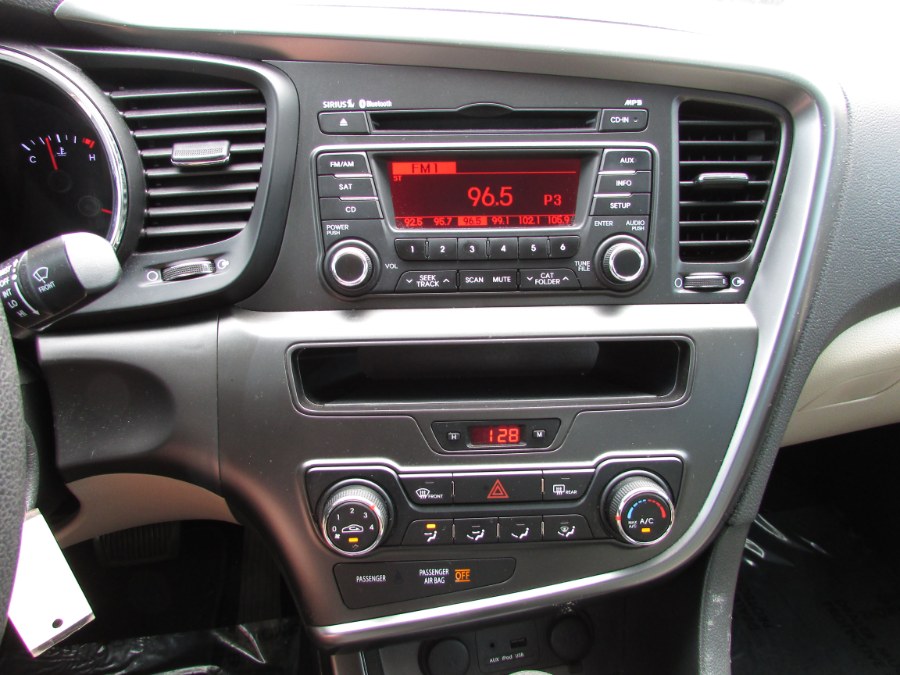 Used Kia Optima 4dr Sdn LX 2013 | United Auto Sales of E Windsor, Inc. East Windsor, Connecticut Used Kia Optima 4dr Sdn LX 2013 | United Auto Sales of E Windsor, Inc. East Windsor, Connecticut