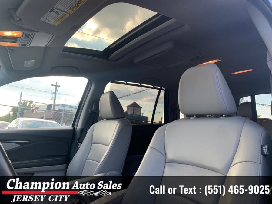 2019 Honda Pilot Touring 7-Passenger AWD, available for sale in Jersey City, New Jersey | Champion Auto Sales. Jersey City, New Jersey 2019 Honda Pilot Touring 7-Passenger AWD, available for sale in Jersey City, New Jersey | Champion Auto Sales. Jersey City, New Jersey