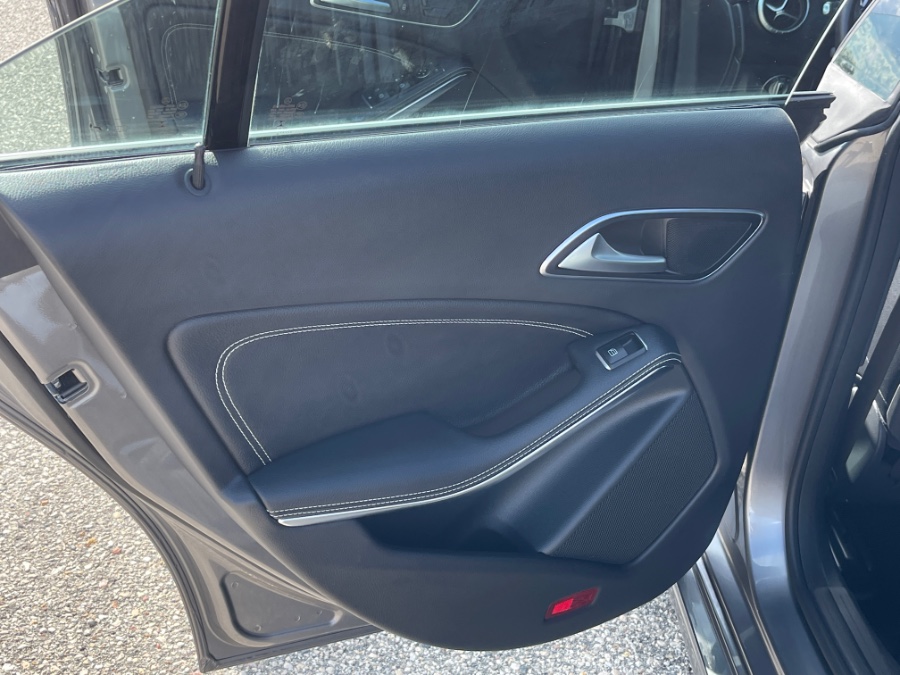 Used Mercedes-Benz CLA-Class 4dr Sdn CLA250 4MATIC 2015 | Geneva Motor Cars. Darien, Wisconsin Used Mercedes-Benz CLA-Class 4dr Sdn CLA250 4MATIC 2015 | Geneva Motor Cars. Darien, Wisconsin