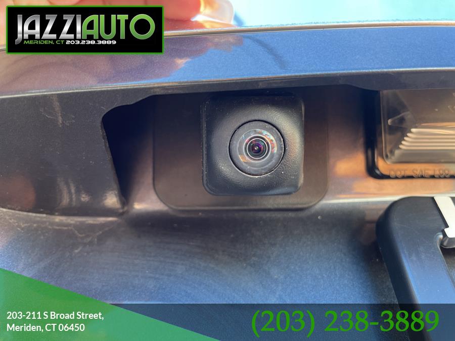 Used Nissan Pathfinder 4WD 4dr V6 Silver 2011 | Jazzi Auto Sales LLC. Meriden, Connecticut Used Nissan Pathfinder 4WD 4dr V6 Silver 2011 | Jazzi Auto Sales LLC. Meriden, Connecticut