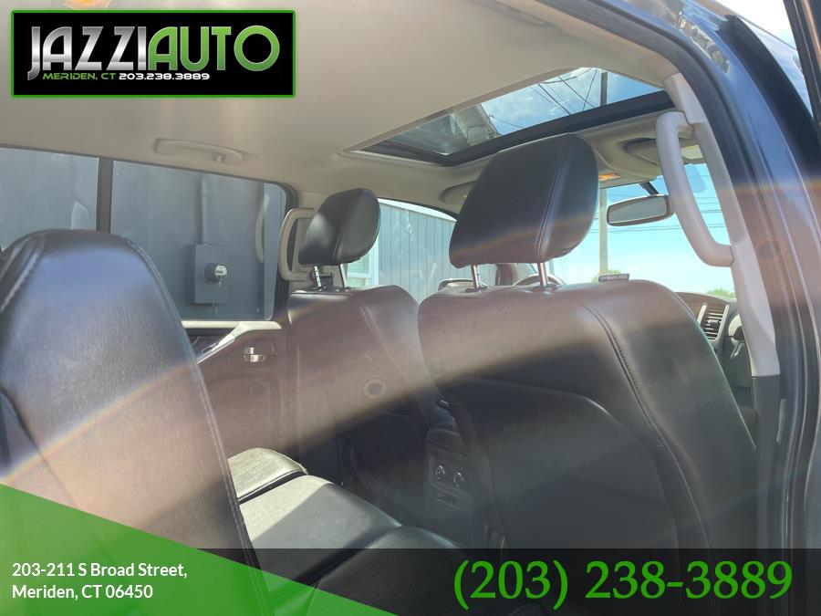 Used Nissan Pathfinder 4WD 4dr V6 Silver 2011 | Jazzi Auto Sales LLC. Meriden, Connecticut Used Nissan Pathfinder 4WD 4dr V6 Silver 2011 | Jazzi Auto Sales LLC. Meriden, Connecticut