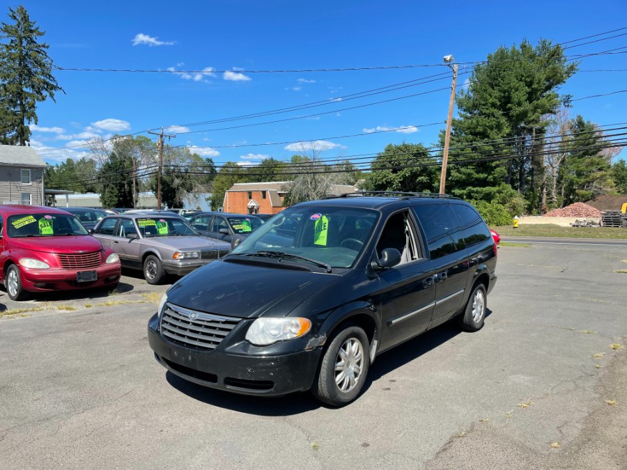 Used Chrysler Town & Country LWB 4dr Wgn Touring 2007 | CT Car Co LLC. East Windsor, Connecticut Used Chrysler Town & Country LWB 4dr Wgn Touring 2007 | CT Car Co LLC. East Windsor, Connecticut