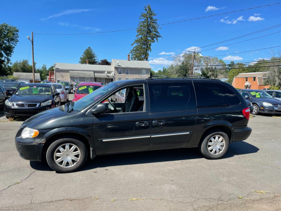 Used Chrysler Town & Country LWB 4dr Wgn Touring 2007 | CT Car Co LLC. East Windsor, Connecticut Used Chrysler Town & Country LWB 4dr Wgn Touring 2007 | CT Car Co LLC. East Windsor, Connecticut