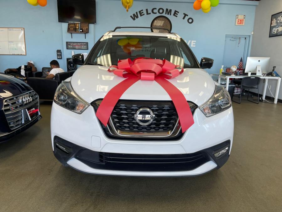 2019 Nissan Kicks SR FWD, available for sale in Inwood, New York | 5 Towns Drive. Inwood, New York 2019 Nissan Kicks SR FWD, available for sale in Inwood, New York | 5 Towns Drive. Inwood, New York