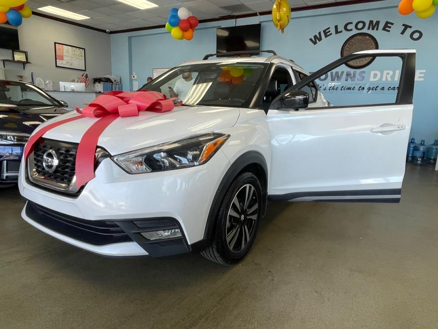 2019 Nissan Kicks SR FWD, available for sale in Inwood, New York | 5 Towns Drive. Inwood, New York 2019 Nissan Kicks SR FWD, available for sale in Inwood, New York | 5 Towns Drive. Inwood, New York
