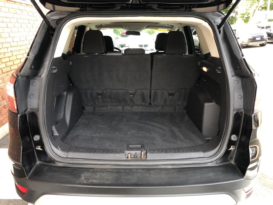 2018 Ford Escape SE 4WD, available for sale in Waterbury, Connecticut | National Auto Brokers, Inc.. Waterbury, Connecticut 2018 Ford Escape SE 4WD, available for sale in Waterbury, Connecticut | National Auto Brokers, Inc.. Waterbury, Connecticut