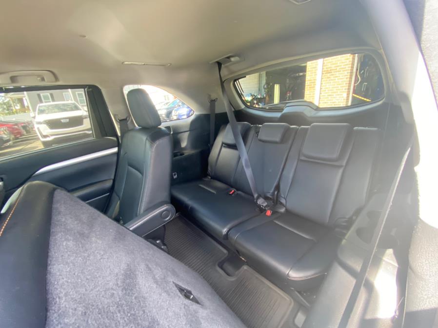 Used Toyota Highlander AWD 4dr V6 XLE (Natl) 2016 | VEB Auto Sales. Hartford, Connecticut Used Toyota Highlander AWD 4dr V6 XLE (Natl) 2016 | VEB Auto Sales. Hartford, Connecticut