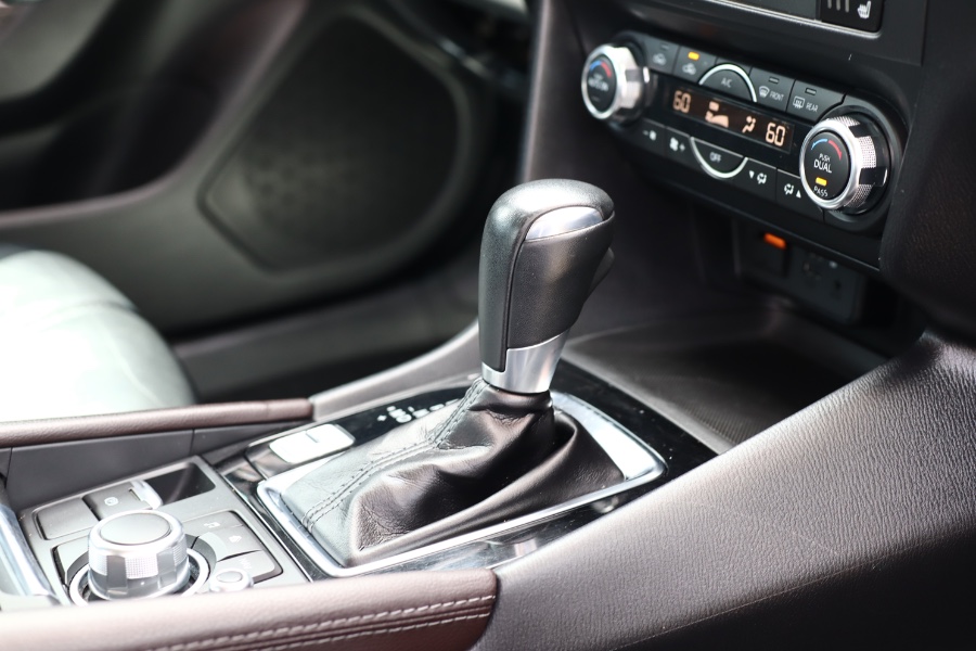 Used Mazda Mazda3 4-Door Touring Auto 2018 | Hillside Auto Mall Inc.. Jamaica, New York Used Mazda Mazda3 4-Door Touring Auto 2018 | Hillside Auto Mall Inc.. Jamaica, New York