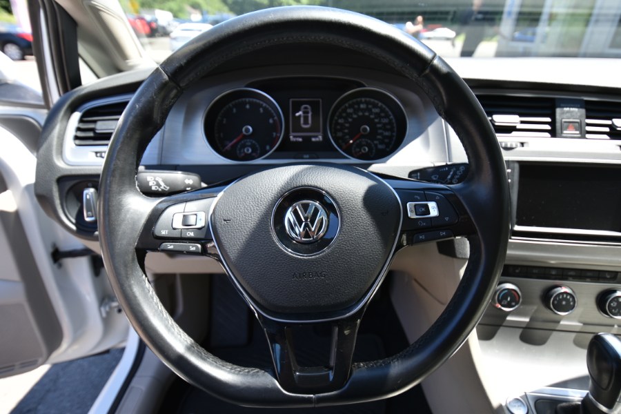 Used Volkswagen Golf 1.8T 4-Door SEL Auto 2017 | Highline Car Connection. Waterbury, Connecticut Used Volkswagen Golf 1.8T 4-Door SEL Auto 2017 | Highline Car Connection. Waterbury, Connecticut
