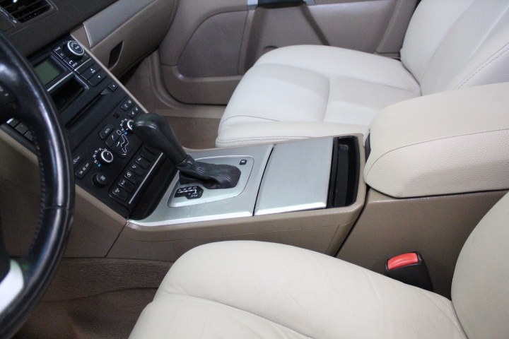 2013 Volvo XC90 AWD 4dr Platinum, available for sale in Plainville, Connecticut | New England Auto Sales LLC. Plainville, Connecticut 2013 Volvo XC90 AWD 4dr Platinum, available for sale in Plainville, Connecticut | New England Auto Sales LLC. Plainville, Connecticut