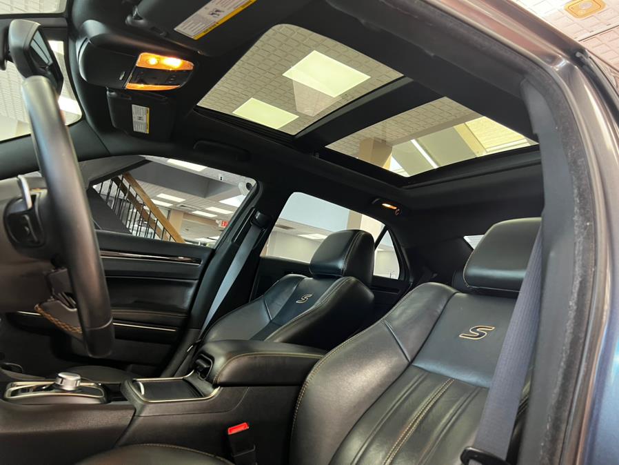 Used Chrysler 300 4dr Sdn 300S AWD 2016 | Power Motors East. Massapequa Park, New York Used Chrysler 300 4dr Sdn 300S AWD 2016 | Power Motors East. Massapequa Park, New York