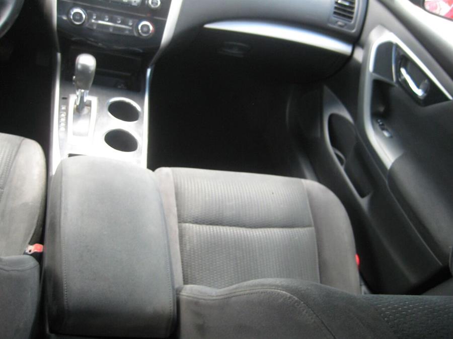 2014 Nissan Altima 2.5 S 4dr Sedan, available for sale in Massapequa, New York | Rite Choice Auto Inc.. Massapequa, New York 2014 Nissan Altima 2.5 S 4dr Sedan, available for sale in Massapequa, New York | Rite Choice Auto Inc.. Massapequa, New York