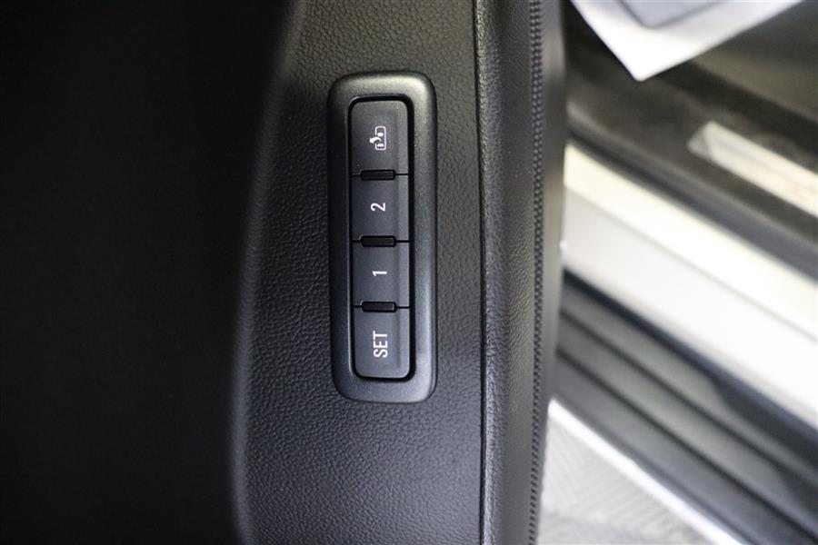 Used GMC Yukon Xl K1500 SLT 2017 | Fast Track Motors. Paterson, New Jersey Used GMC Yukon Xl K1500 SLT 2017 | Fast Track Motors. Paterson, New Jersey
