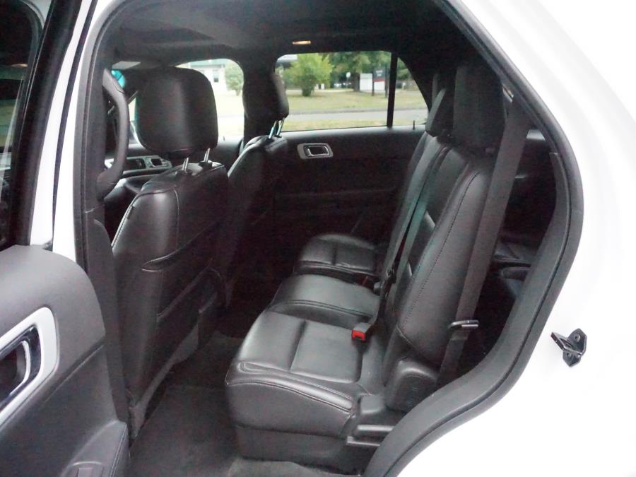 2014 Ford Explorer 4WD 4dr XLT, available for sale in New Britain, Connecticut | Supreme Automotive. New Britain, Connecticut 2014 Ford Explorer 4WD 4dr XLT, available for sale in New Britain, Connecticut | Supreme Automotive. New Britain, Connecticut
