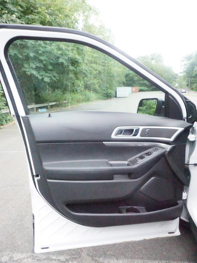 2014 Ford Explorer 4WD 4dr XLT, available for sale in New Britain, Connecticut | Supreme Automotive. New Britain, Connecticut 2014 Ford Explorer 4WD 4dr XLT, available for sale in New Britain, Connecticut | Supreme Automotive. New Britain, Connecticut