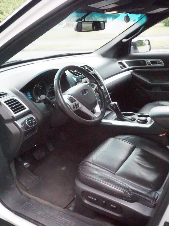 2014 Ford Explorer 4WD 4dr XLT, available for sale in New Britain, Connecticut | Supreme Automotive. New Britain, Connecticut 2014 Ford Explorer 4WD 4dr XLT, available for sale in New Britain, Connecticut | Supreme Automotive. New Britain, Connecticut