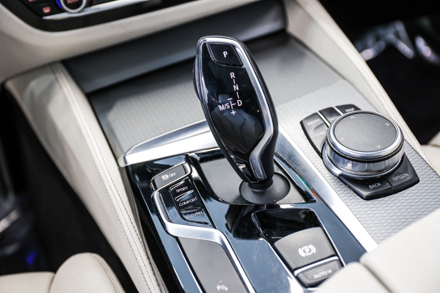 Used BMW 5 Series 530i xDrive Sedan 2018 | 26 Motors Long Island. ELMONT, New York Used BMW 5 Series 530i xDrive Sedan 2018 | 26 Motors Long Island. ELMONT, New York