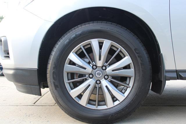 2018 Nissan Pathfinder SV, available for sale in Elmont, New York | NY Luxury Motors. Elmont, New York 2018 Nissan Pathfinder SV, available for sale in Elmont, New York | NY Luxury Motors. Elmont, New York