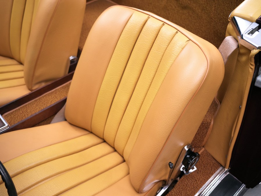 Used Mercedes-Benz 250 SL 2 Door Convertible 1967 | Meccanic Shop North Inc. North Salem, New York Used Mercedes-Benz 250 SL 2 Door Convertible 1967 | Meccanic Shop North Inc. North Salem, New York