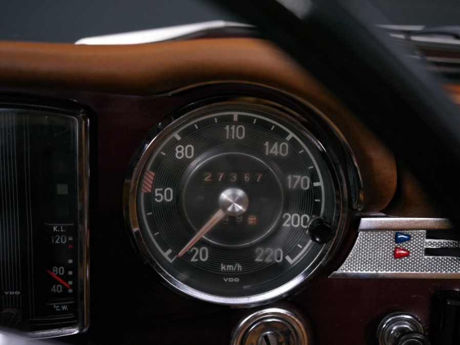 Used Mercedes-Benz 250 SL 2 Door Convertible 1967 | Meccanic Shop North Inc. North Salem, New York Used Mercedes-Benz 250 SL 2 Door Convertible 1967 | Meccanic Shop North Inc. North Salem, New York