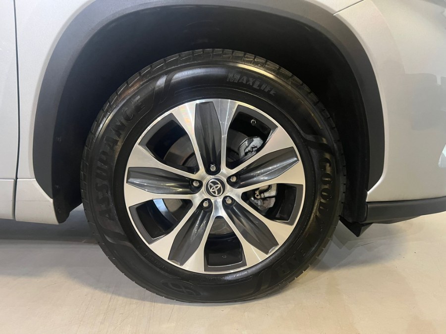 Used Toyota Highlander XLE FWD (Natl) 2020 | Inman Motors Sales. Medford, Massachusetts Used Toyota Highlander XLE FWD (Natl) 2020 | Inman Motors Sales. Medford, Massachusetts