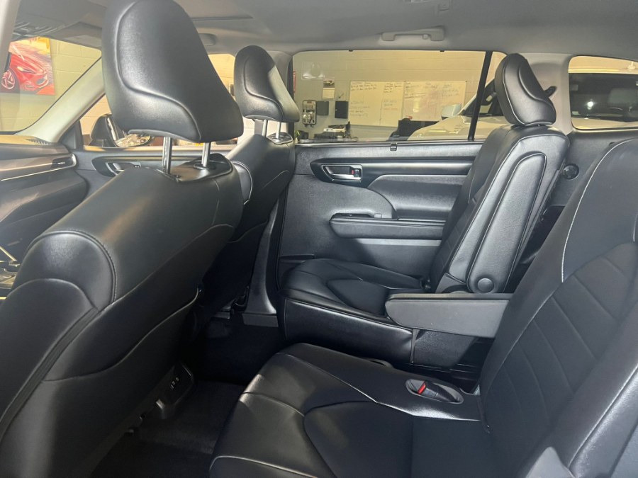 Used Toyota Highlander XLE FWD (Natl) 2020 | Inman Motors Sales. Medford, Massachusetts Used Toyota Highlander XLE FWD (Natl) 2020 | Inman Motors Sales. Medford, Massachusetts
