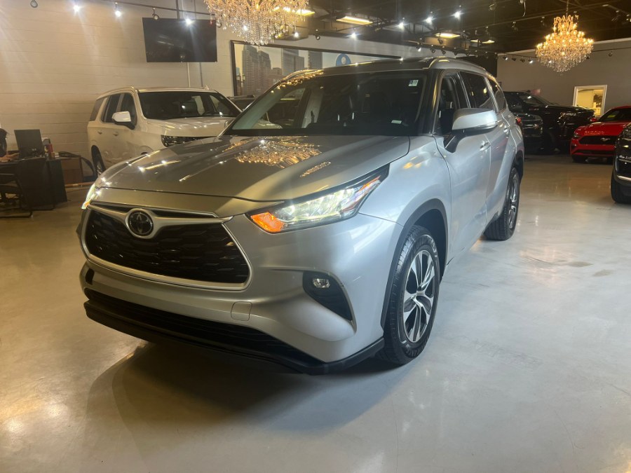 Used Toyota Highlander XLE FWD (Natl) 2020 | Inman Motors Sales. Medford, Massachusetts Used Toyota Highlander XLE FWD (Natl) 2020 | Inman Motors Sales. Medford, Massachusetts